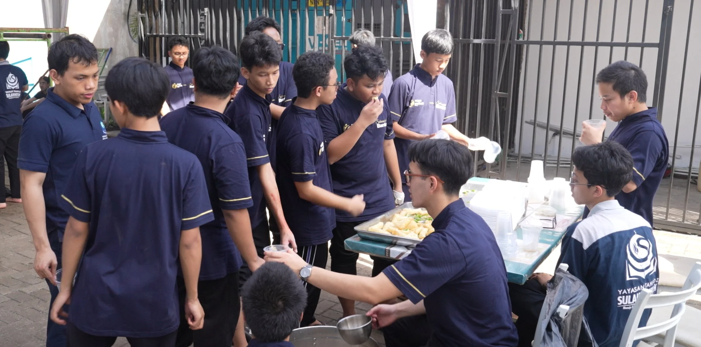 Foto 38 dari album Kurban Bersama Santri Tahfidz 2026